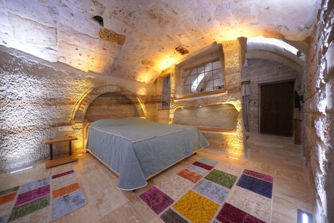 Hotel Cave