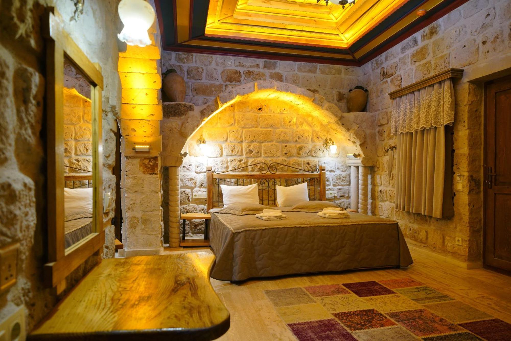 Cave Отель *